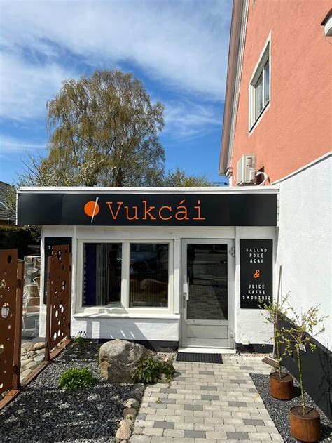 Vukcái, Höllviken .
